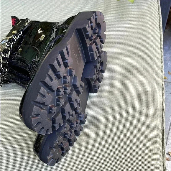 Zadig & Voltaire Joe Cecilia Patent Chain Boots 39 - Picture 8 of 8